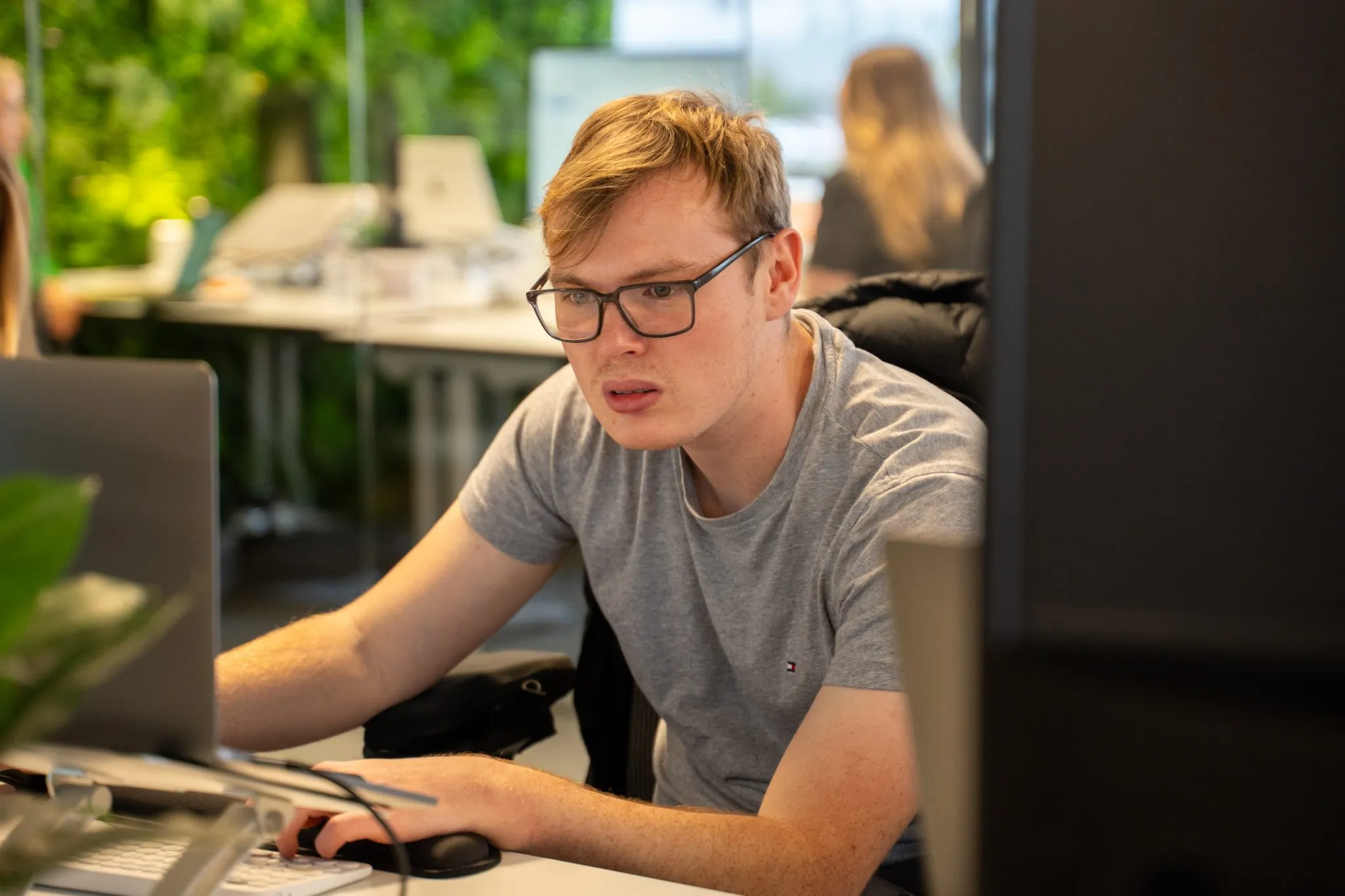 A Lead Pronto specialist at work